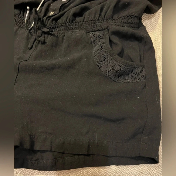 2Be Bebe black size Medium lace top romper - Picture 7 of 11